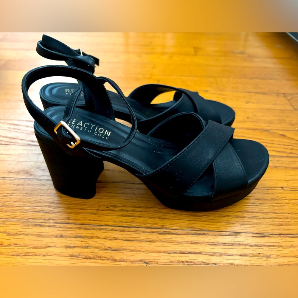 Kenneth Cole Reaction Sandals